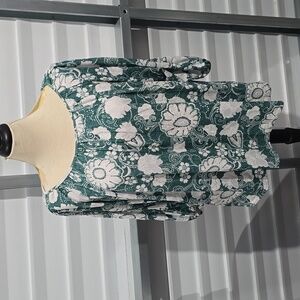 Amana Green White Floral Print Top Size‎ 3X